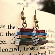 Charger l&#39;image dans la galerie, Boucles d&#39;oreilles pile de livres
