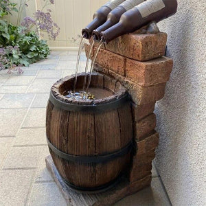 Fontaine Extérieure En Forme de Bouteille de Vin